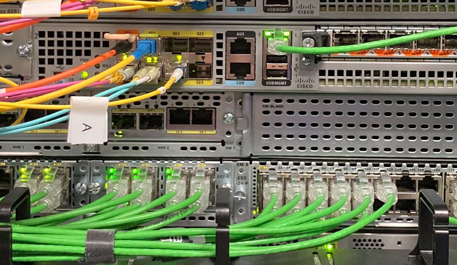 Server, drive bay and hard drives