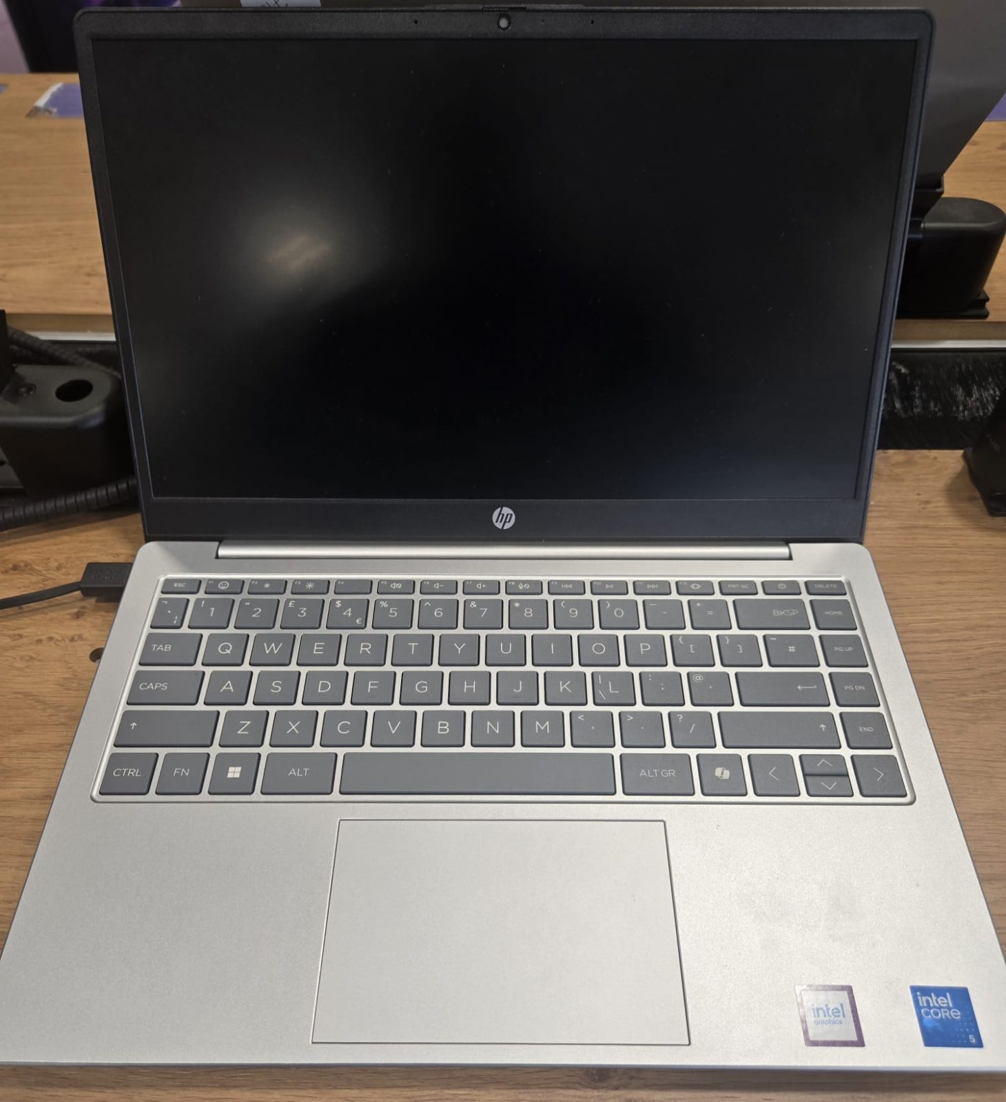 TonnyCaan - HP Intel Core 5 Model - Laptop